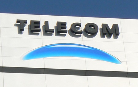 Modelo de demanda por daños y perjuicios contra Telecom por demora de un año en la reparación de la linea.