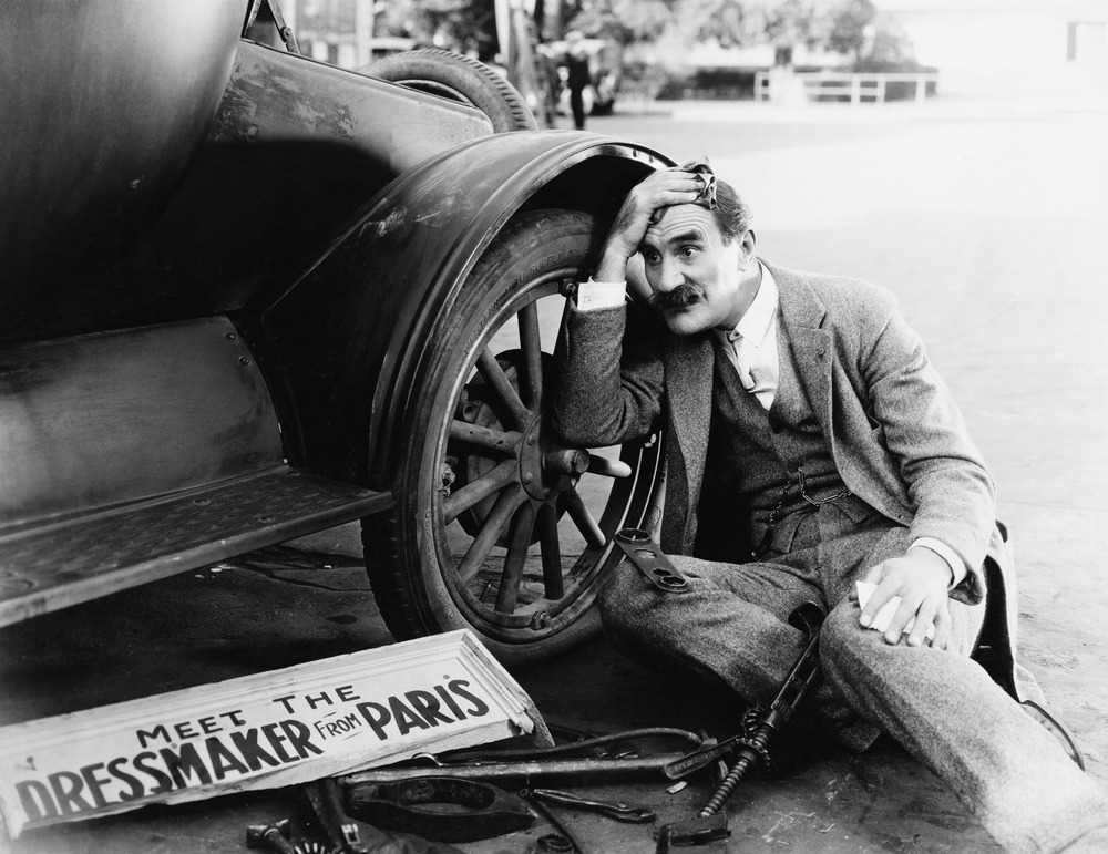 Demanda por cambio de automotor defectuoso más daños y perjuicios
