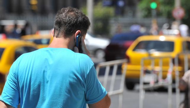 Condenan a Telecom Personal a pagar $ 200 mil a un cordobés por sobrefacturar el servicio